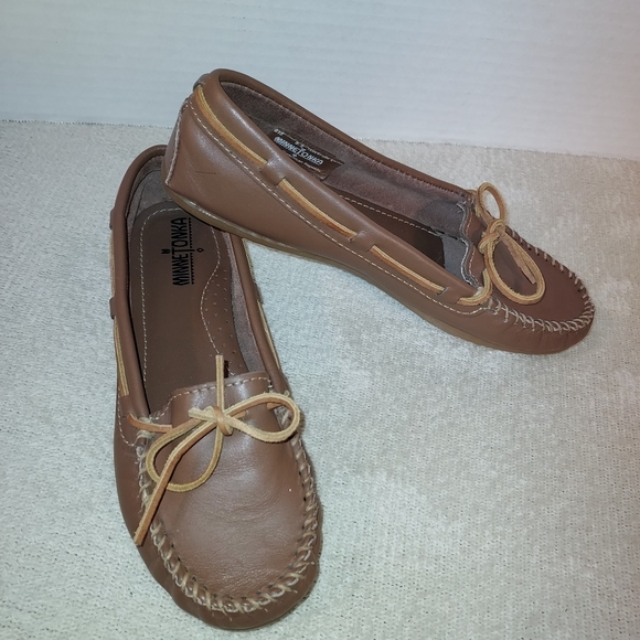 Minnetonka Brown Leather Moccasin Riding Shoes size 8.5 - Picture 1 of 7